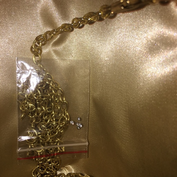 Gold & diamond accent ring finger clutch - Picture 3 of 7